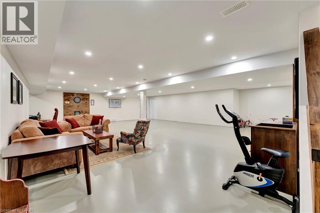 3034 Station Rd, Fordwich, ON - Indoor