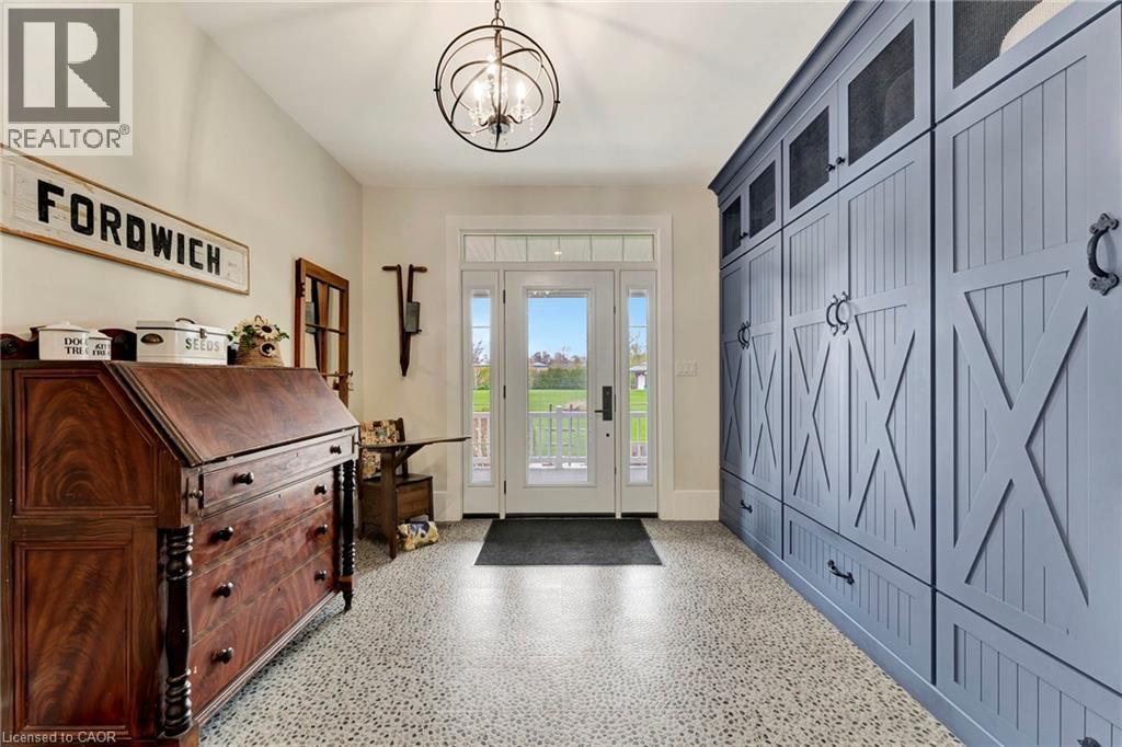 3034 Station Rd, Fordwich, ON - Indoor Photo Showing Other Room