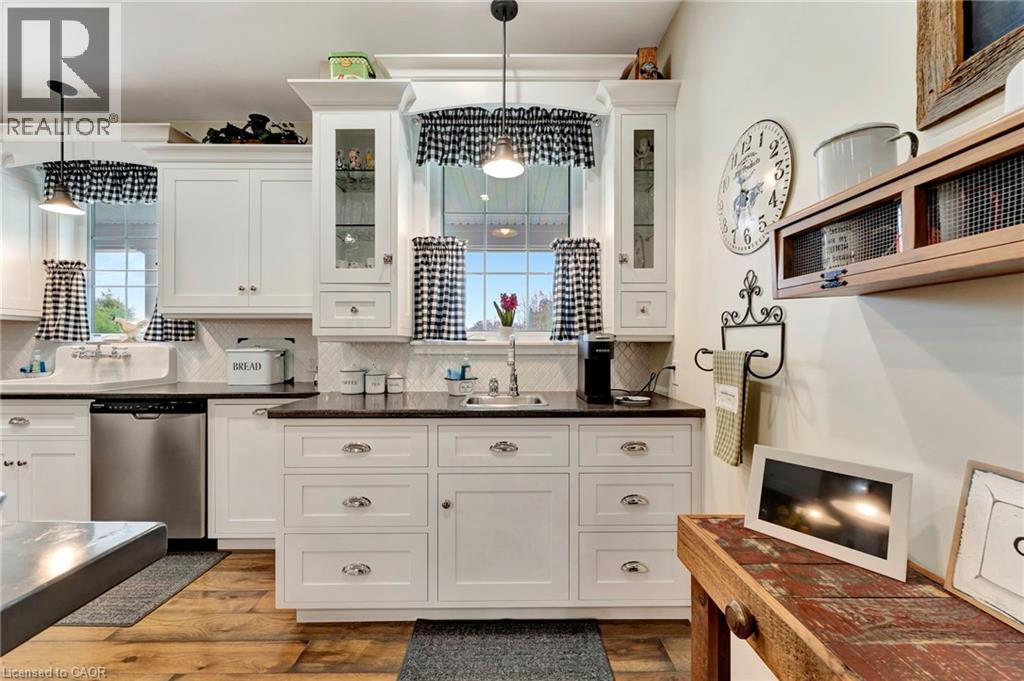 3034 Station Rd, Fordwich, ON - Indoor Photo Showing Kitchen