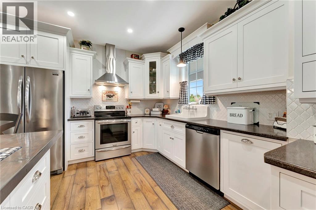 3034 Station Rd, Fordwich, ON - Indoor Photo Showing Kitchen With Upgraded Kitchen
