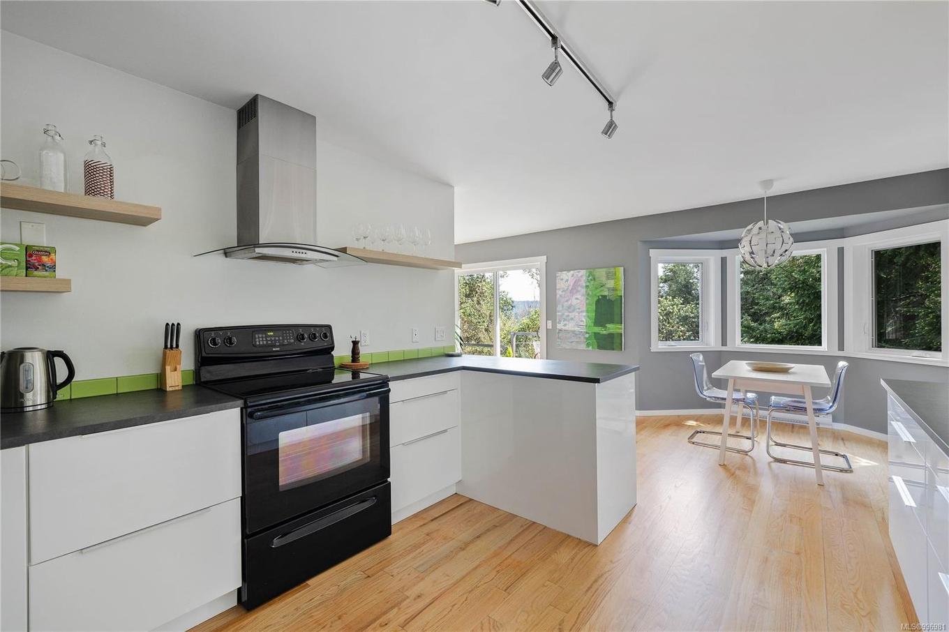 260 Old Divide Rd, Salt Spring, BC