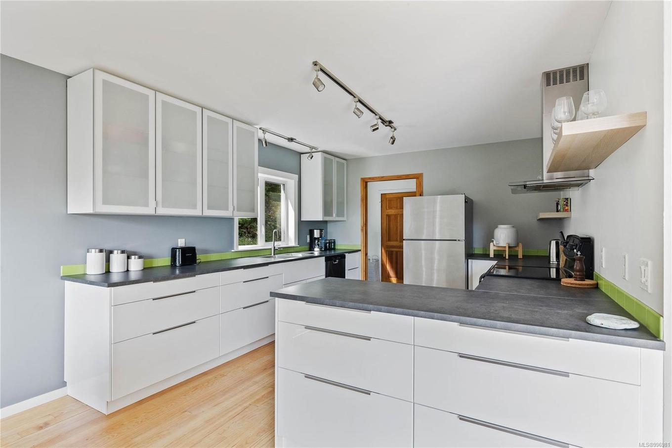 260 Old Divide Rd, Salt Spring, BC