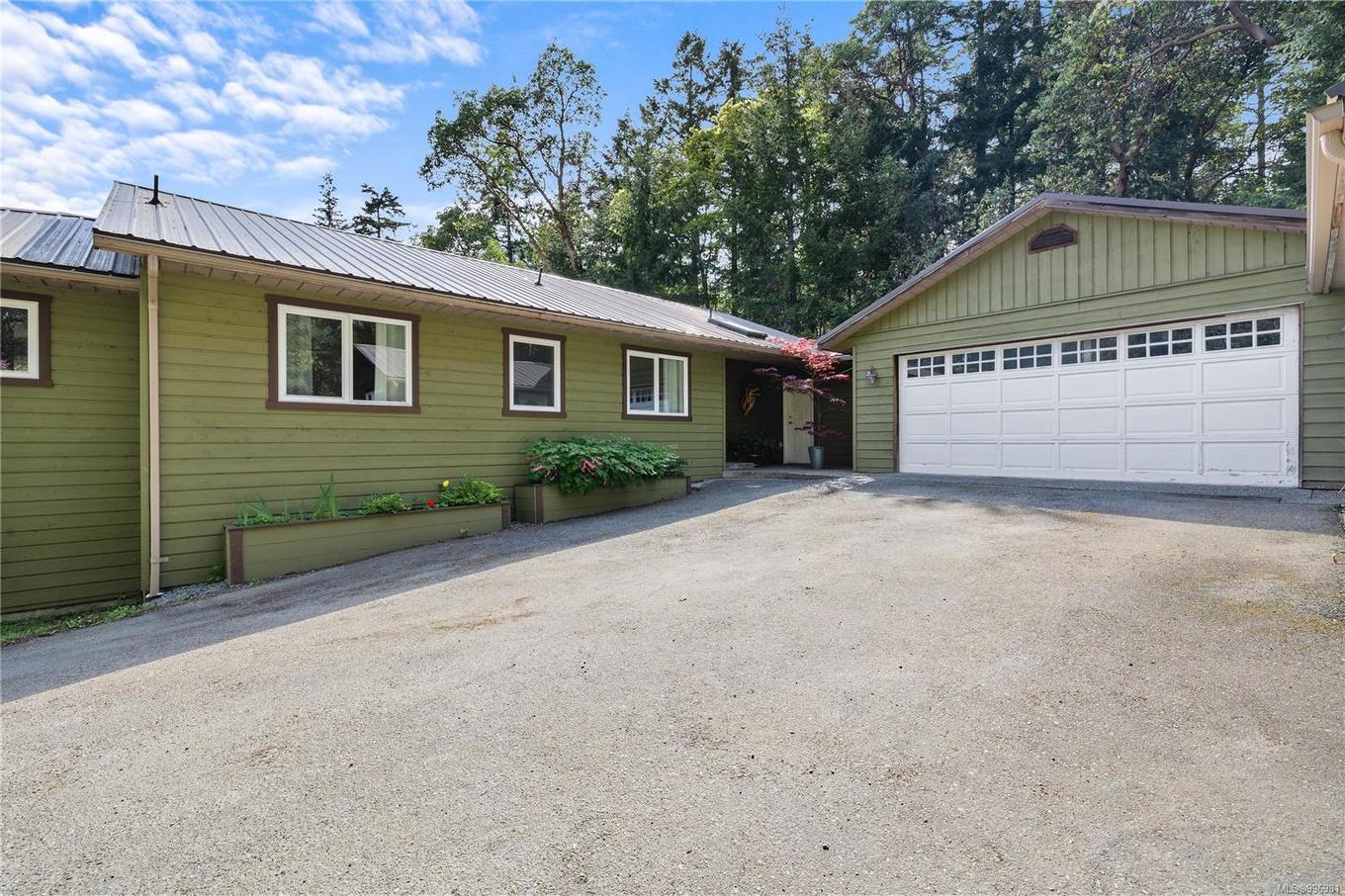 260 Old Divide Rd, Salt Spring, BC