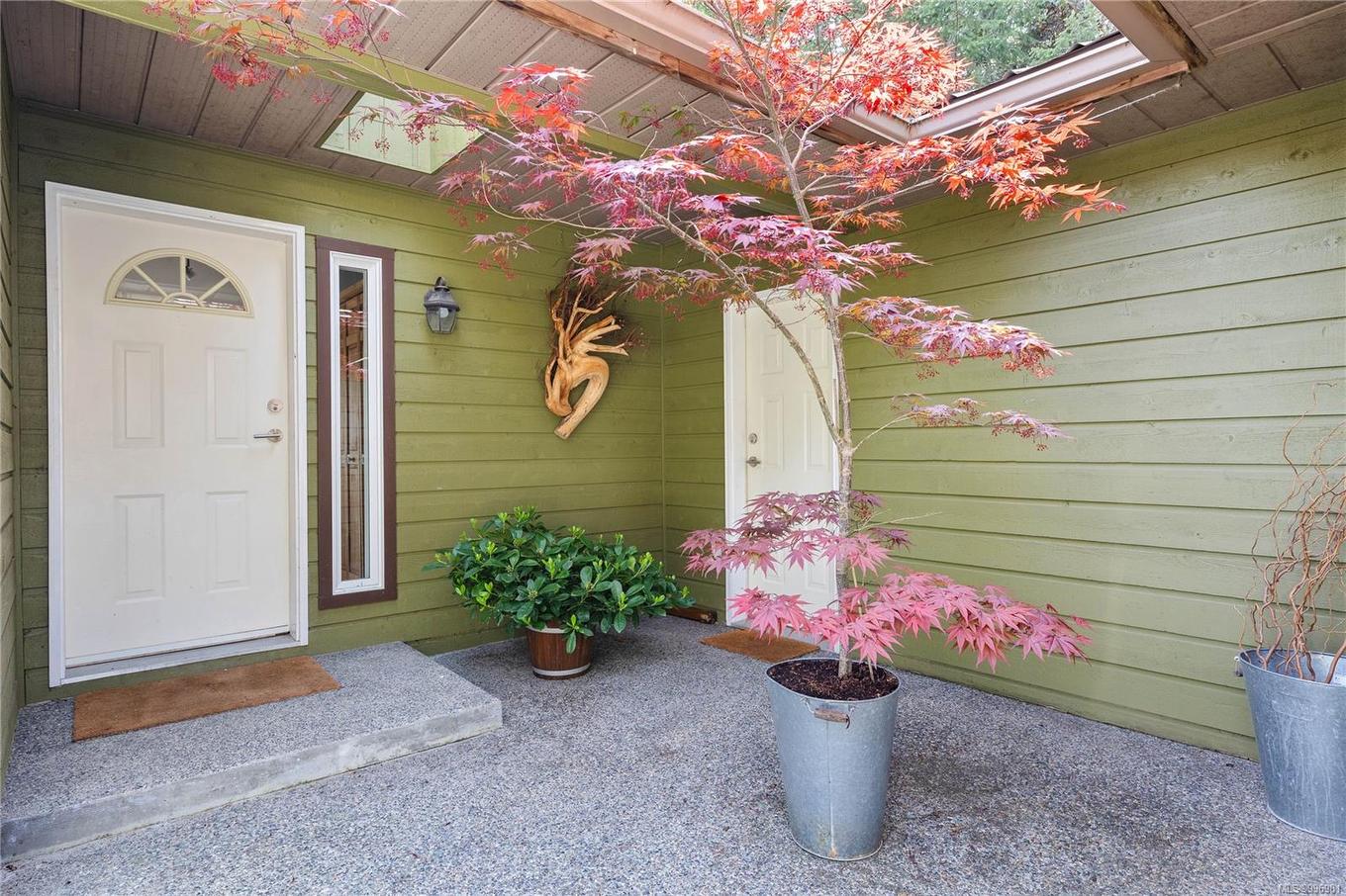 260 Old Divide Rd, Salt Spring, BC