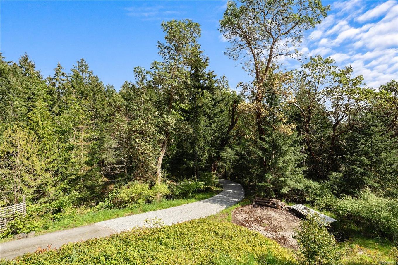 260 Old Divide Rd, Salt Spring, BC