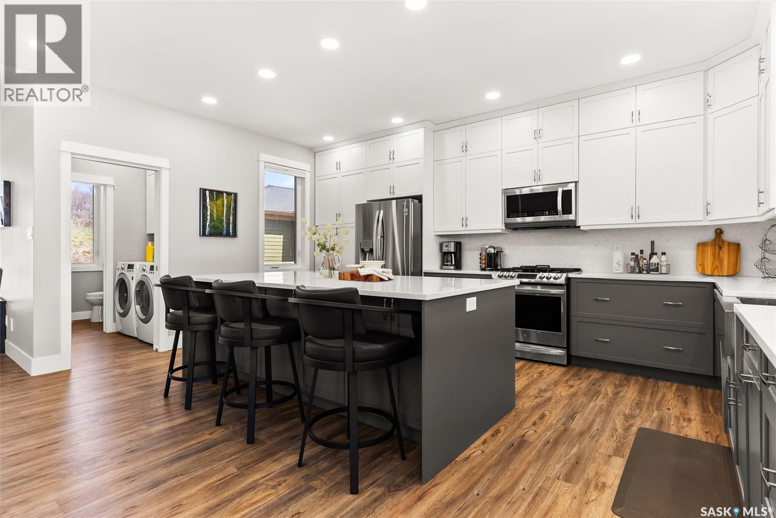 332 Mihr Bay, Mckillop Rm No. 220, SK - Indoor Photo Showing Kitchen With Stainless Steel Kitchen With Upgraded Kitchen