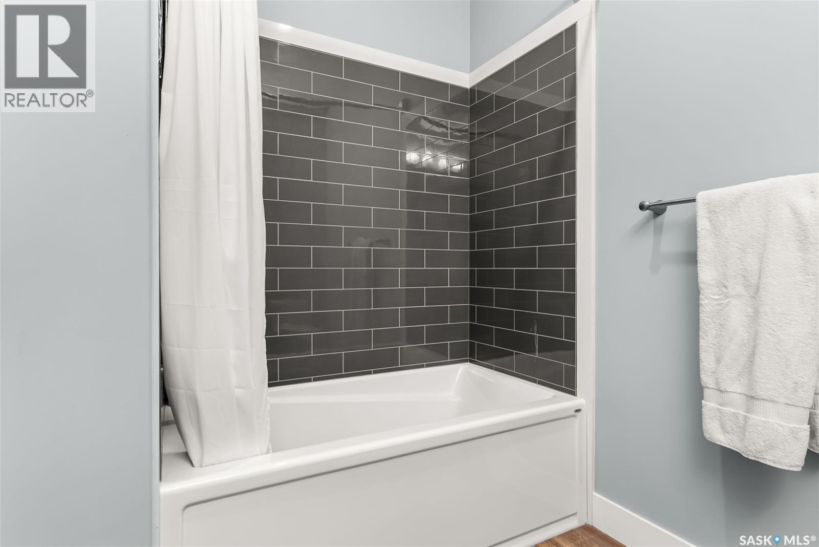 332 Mihr Bay, Mckillop Rm No. 220, SK - Indoor Photo Showing Bathroom