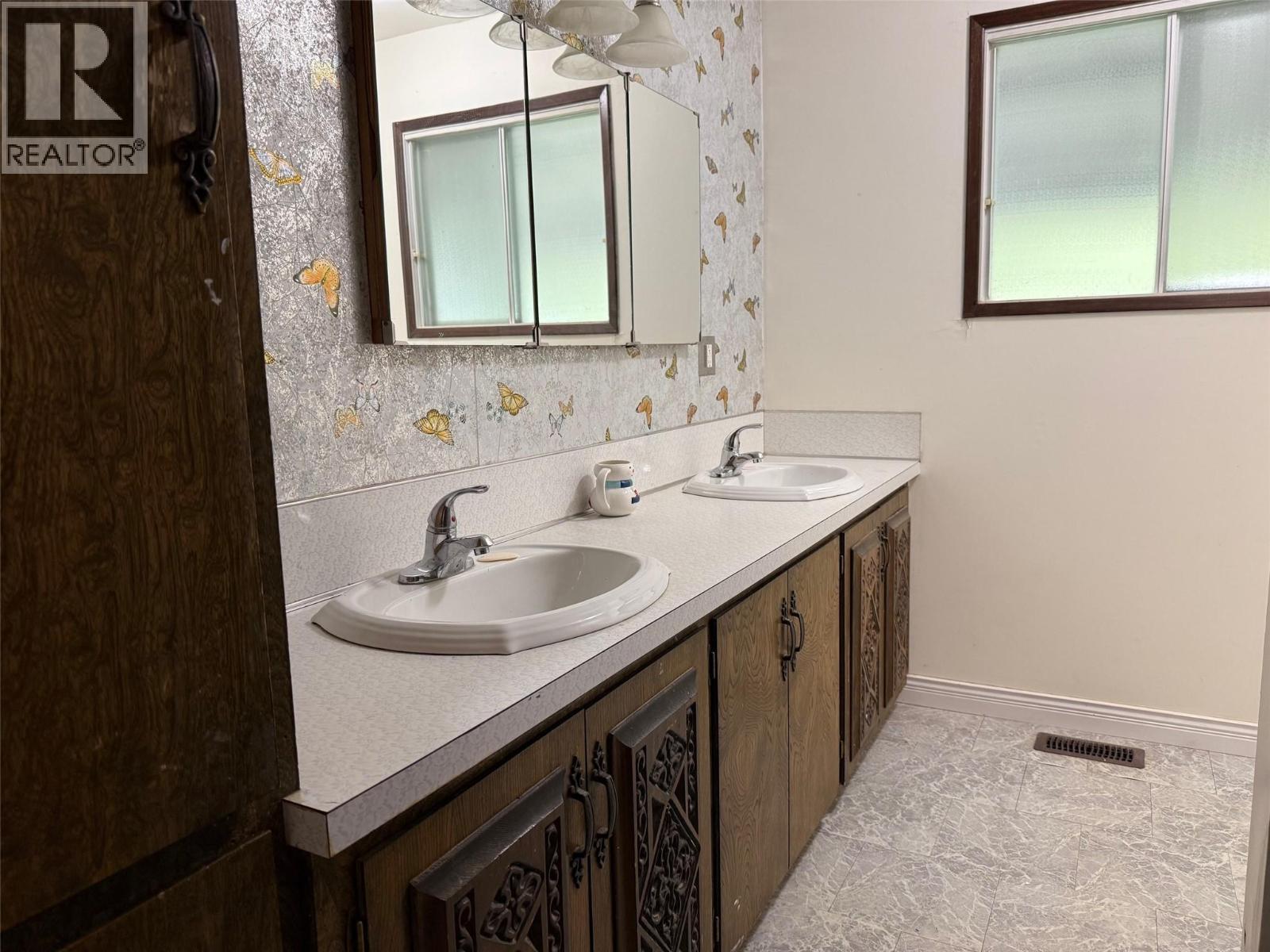 121 Brookfield Road, Clearwater, BC - Indoor Photo Showing Bathroom