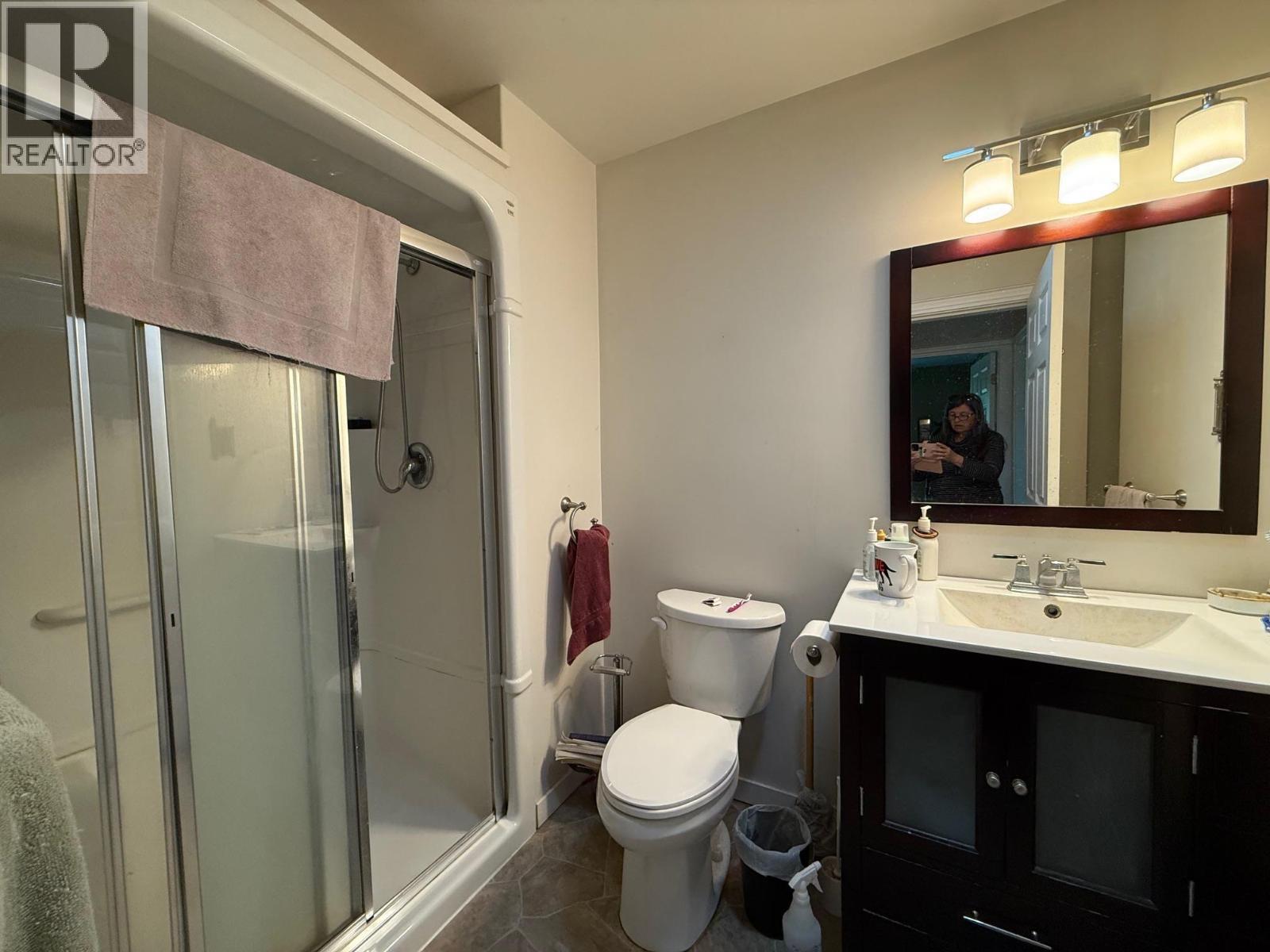 121 Brookfield Road, Clearwater, BC - Indoor Photo Showing Bathroom