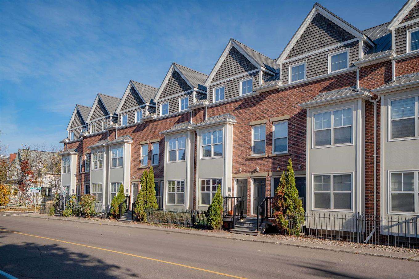 322B Queen Street, Charlottetown, PE