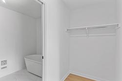 Walk-in closet -