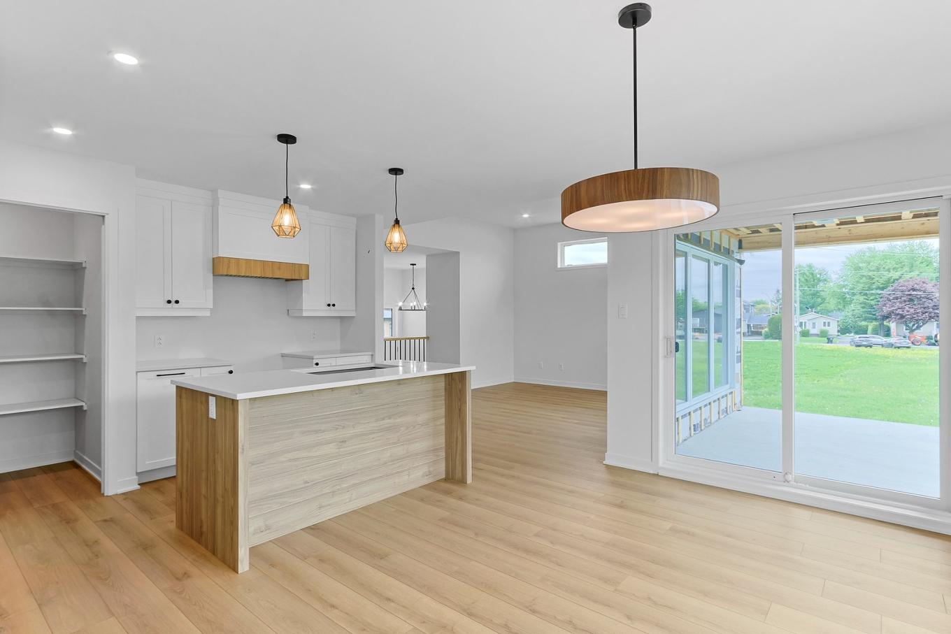 Dining room - 235 Rue De La Barrière, Salaberry-De-Valleyfield, QC - Indoor Photo Showing Kitchen