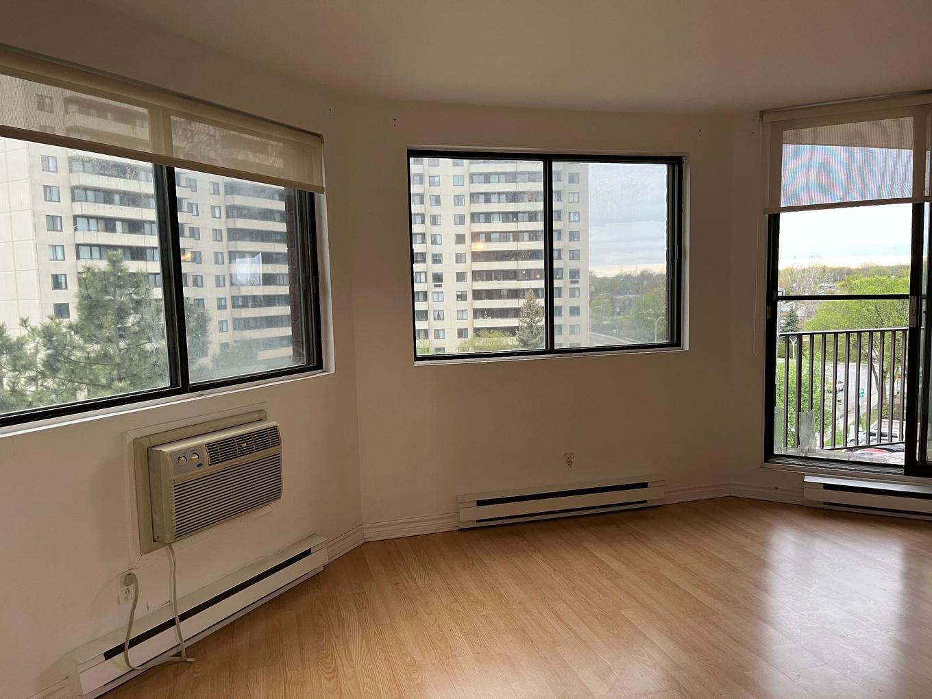 Salle à manger - 506-2505 Av. Du Havre-Des-Îles, Laval (Chomedey), QC - Indoor Photo Showing Other Room