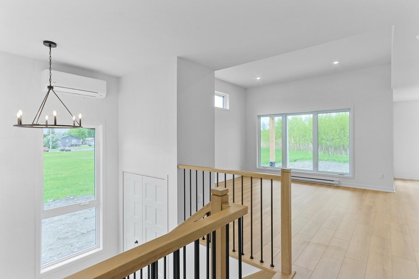 Living room - 251 Rue De La Barrière, Salaberry-De-Valleyfield, QC - Indoor Photo Showing Other Room