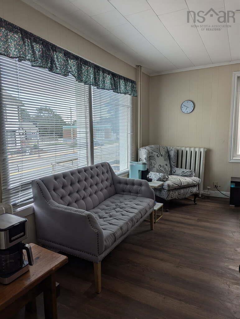 256 Main Street, Yarmouth, NS