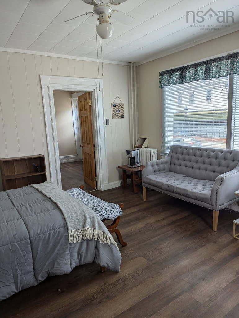 256 Main Street, Yarmouth, NS