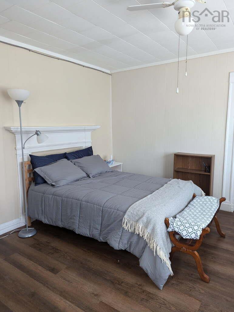 256 Main Street, Yarmouth, NS