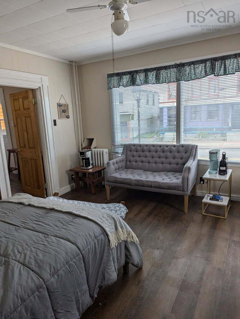 256 Main Street, Yarmouth, NS