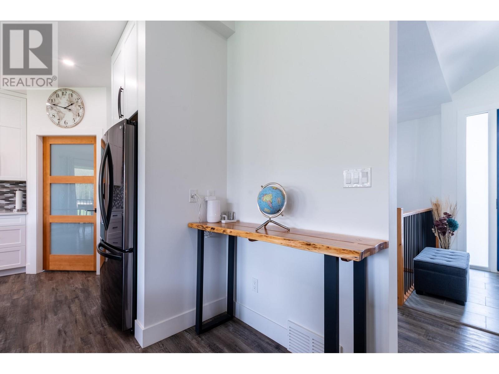 7400 Taborview Drive, Prince George, BC - Indoor Photo Showing Other Room