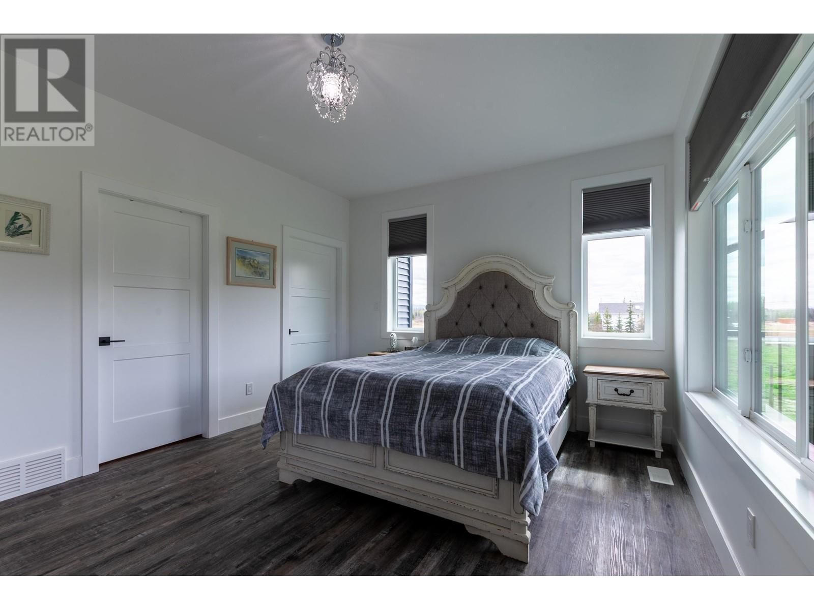 7400 Taborview Drive, Prince George, BC - Indoor Photo Showing Bedroom
