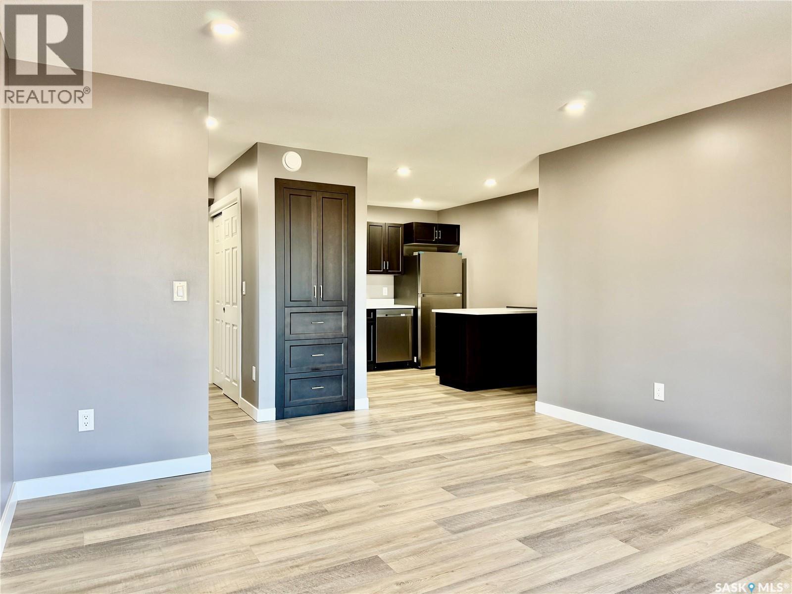 402 607 10Th Street, Humboldt, SK - Indoor