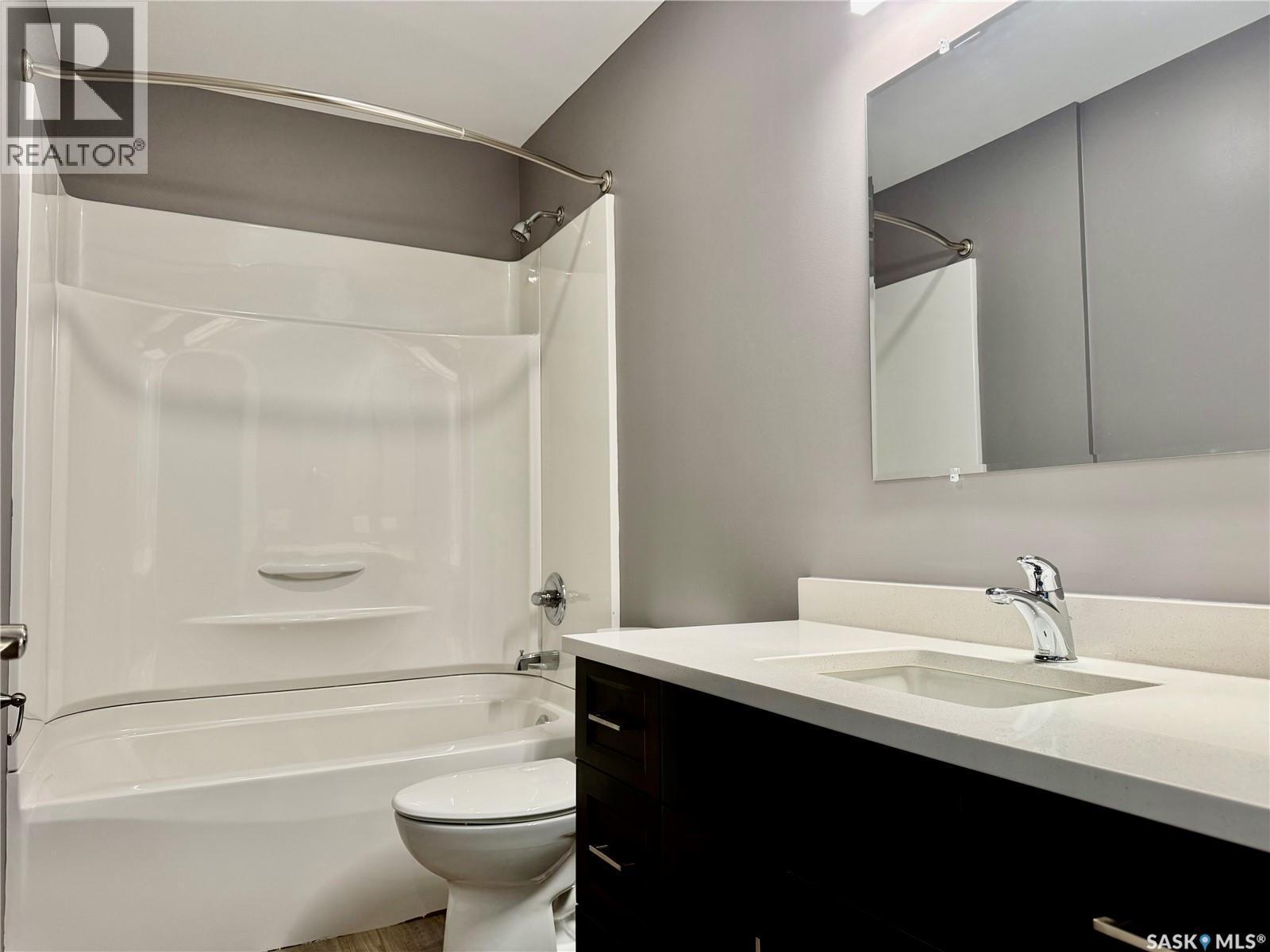 402 607 10Th Street, Humboldt, SK - Indoor Photo Showing Bathroom