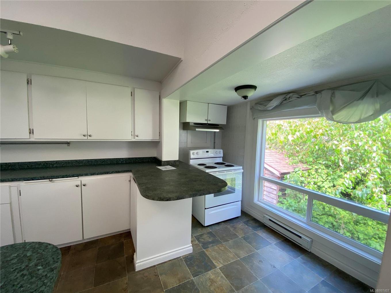 1729 Foul Bay Rd, Oak Bay, BC