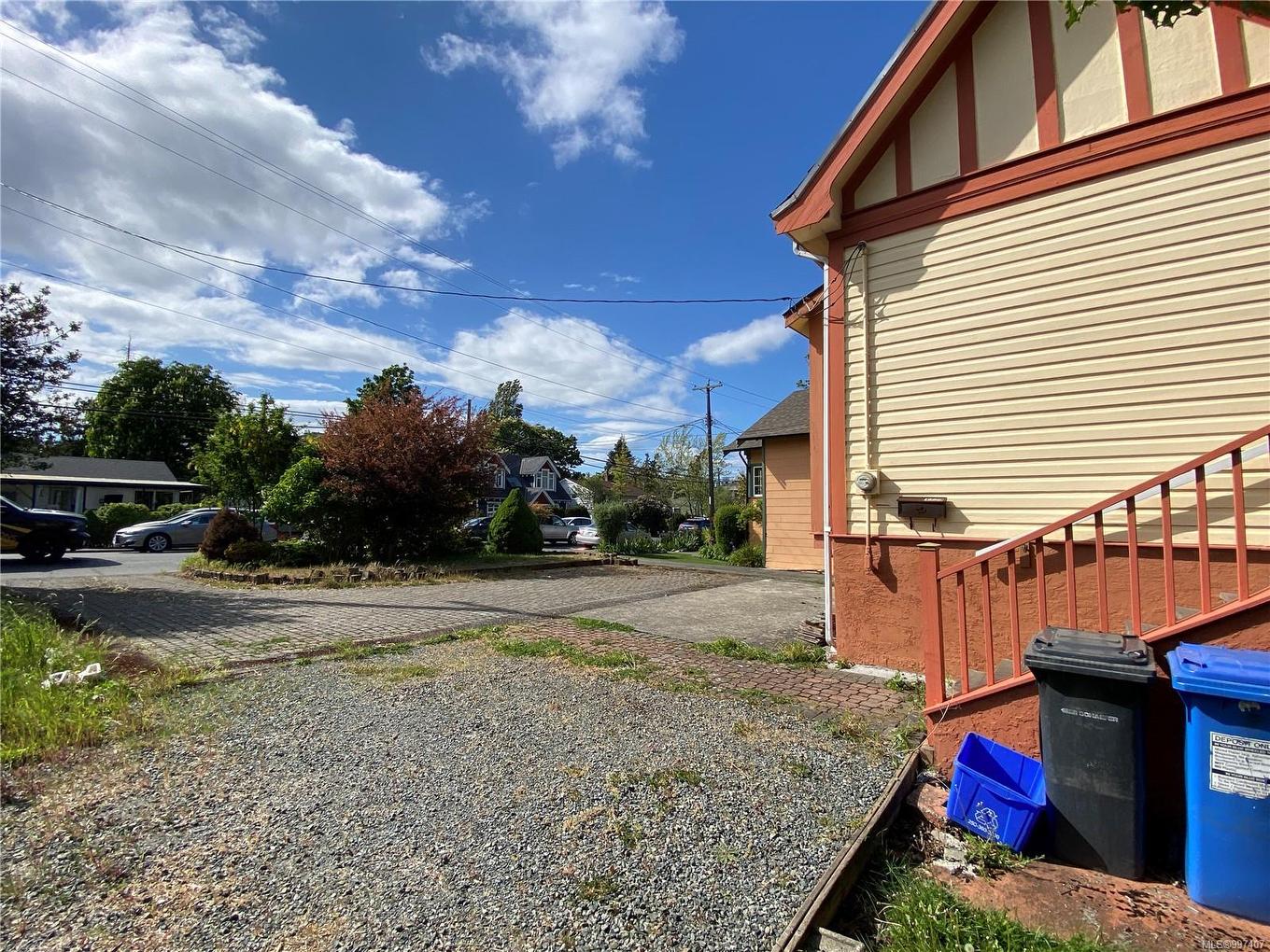 1729 Foul Bay Rd, Oak Bay, BC