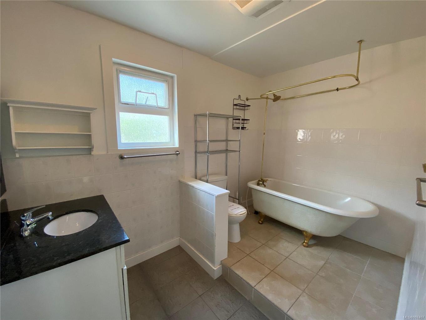 1729 Foul Bay Rd, Oak Bay, BC