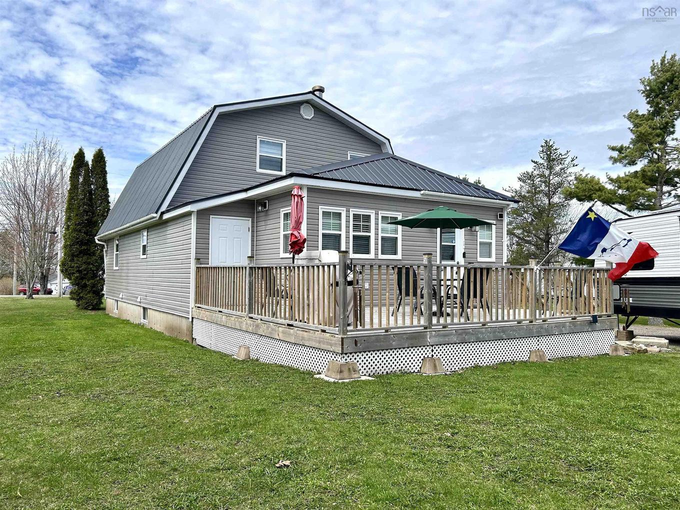 60 Cowan Street, Springhill, NS