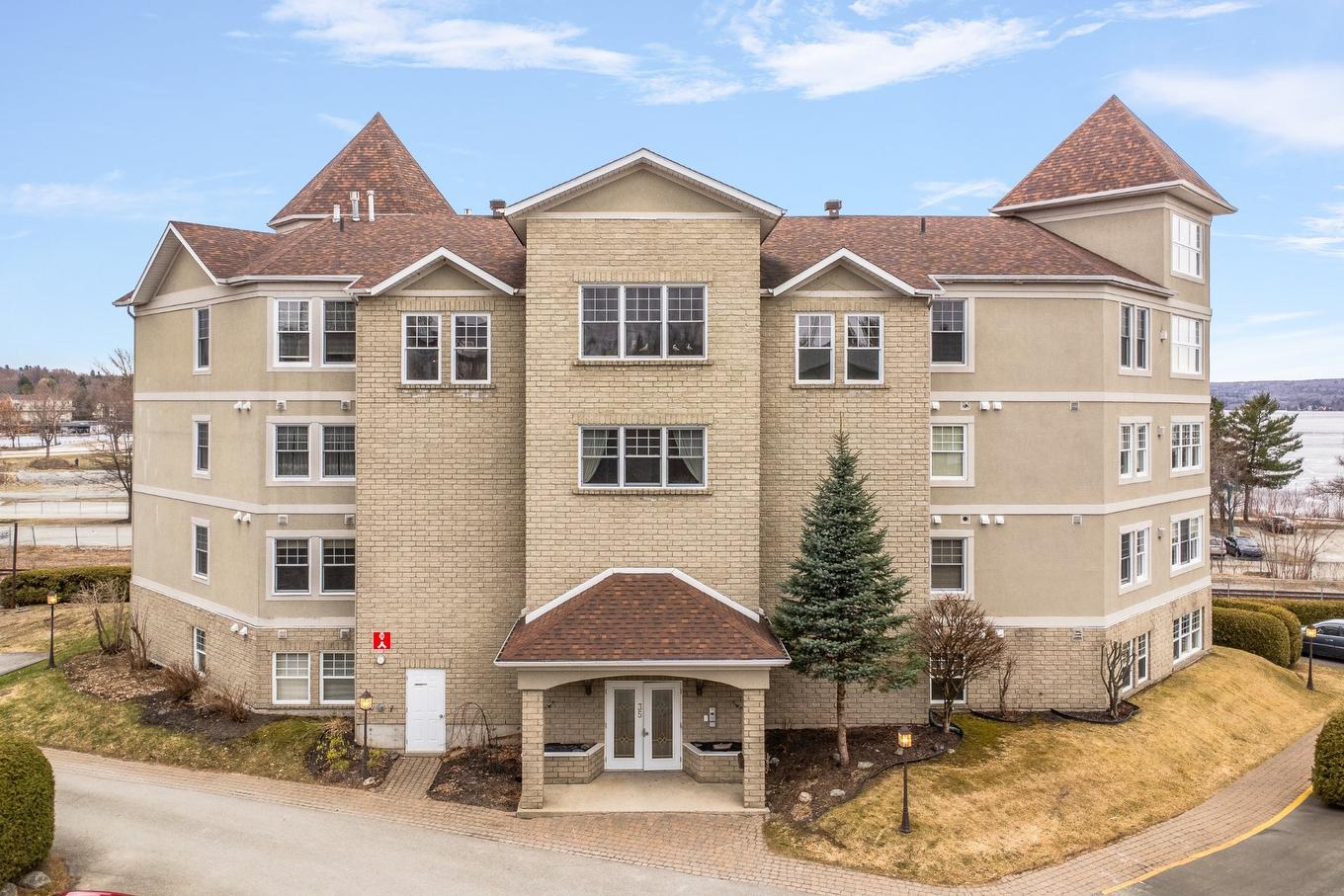 Frontage - 201-35 Rue Du Quai, Magog, QC - Outdoor With Facade