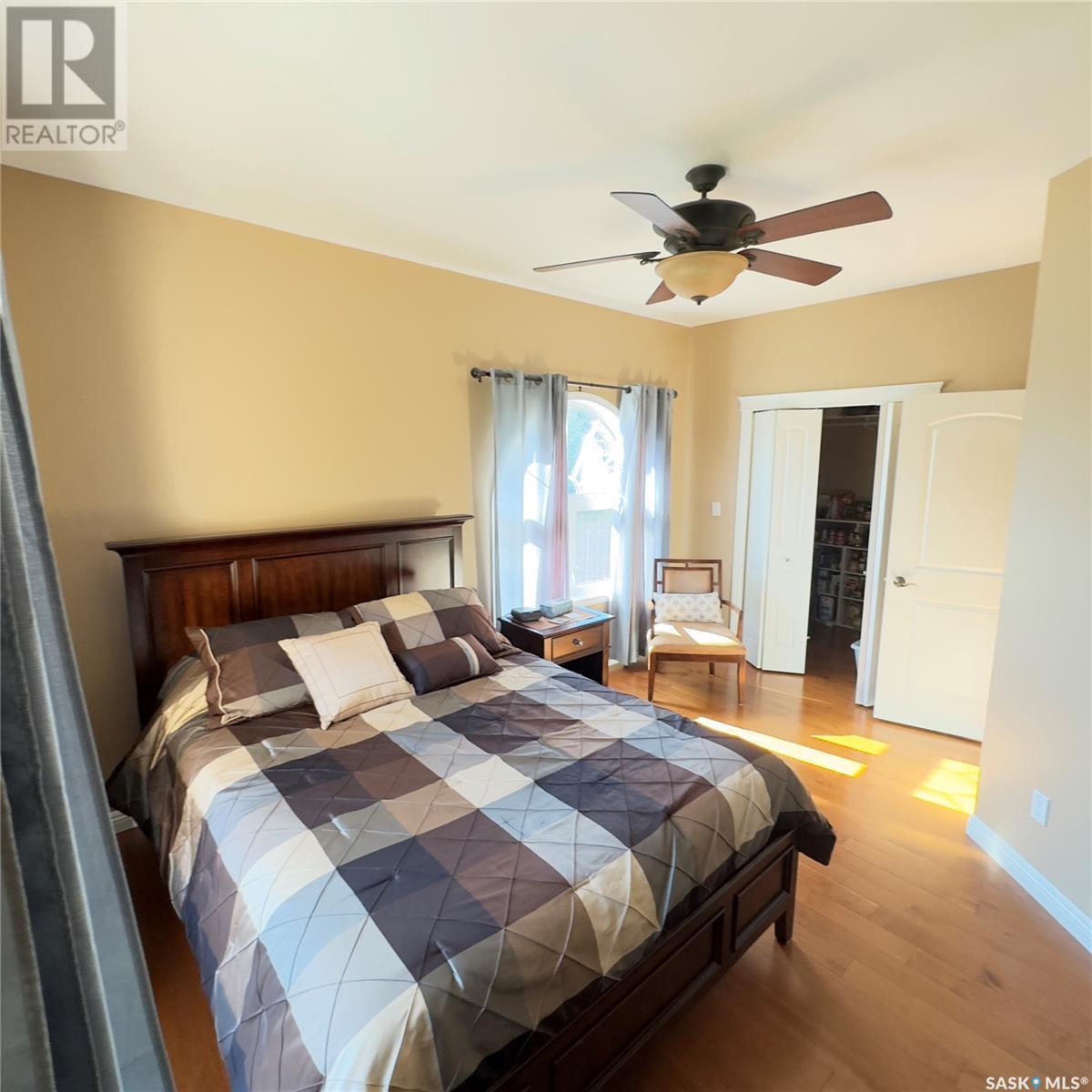 82 Estates Drive, Elk Ridge, SK - Indoor Photo Showing Bedroom