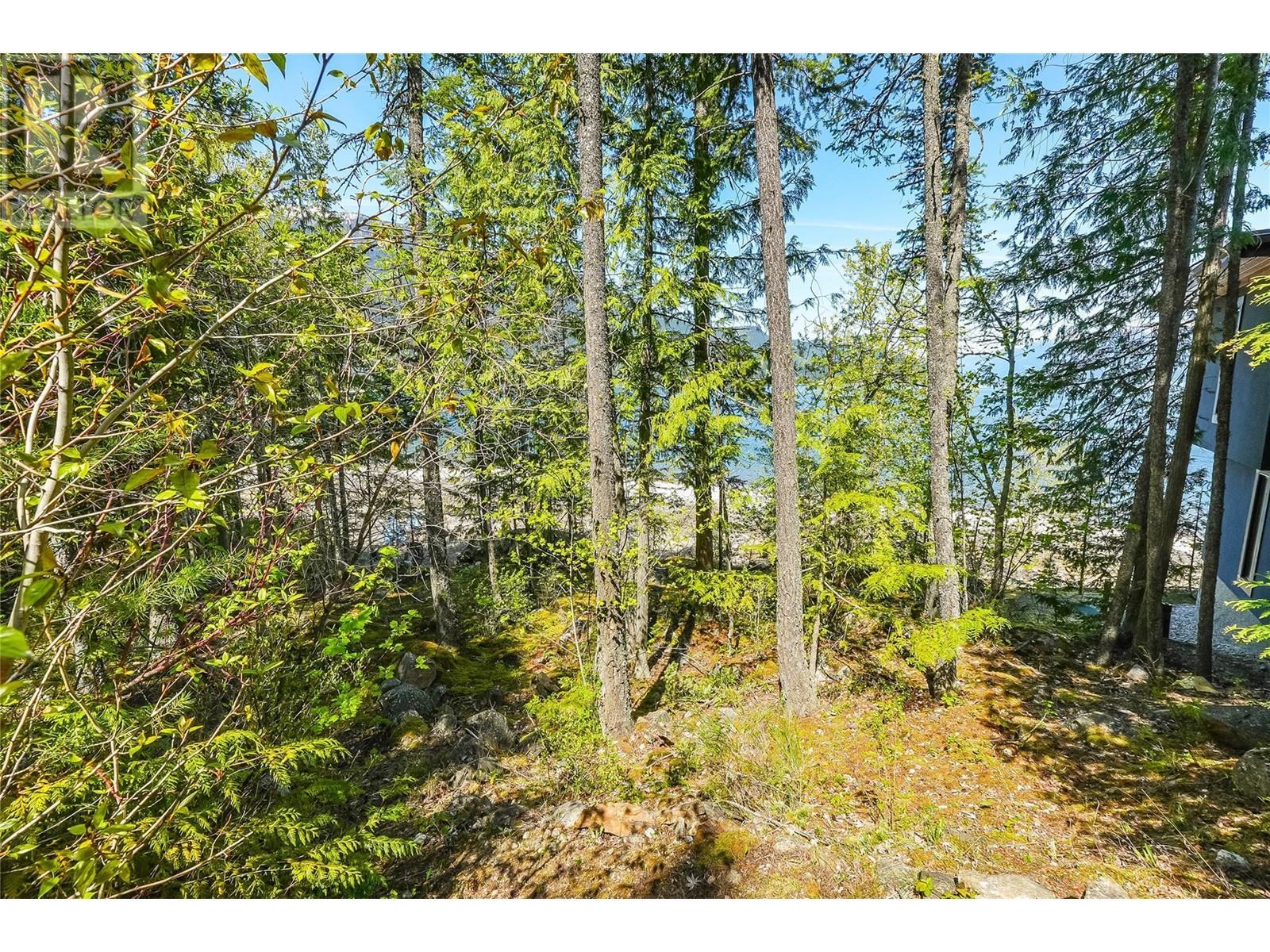283 Kootenay Lake Road, Procter, BC
