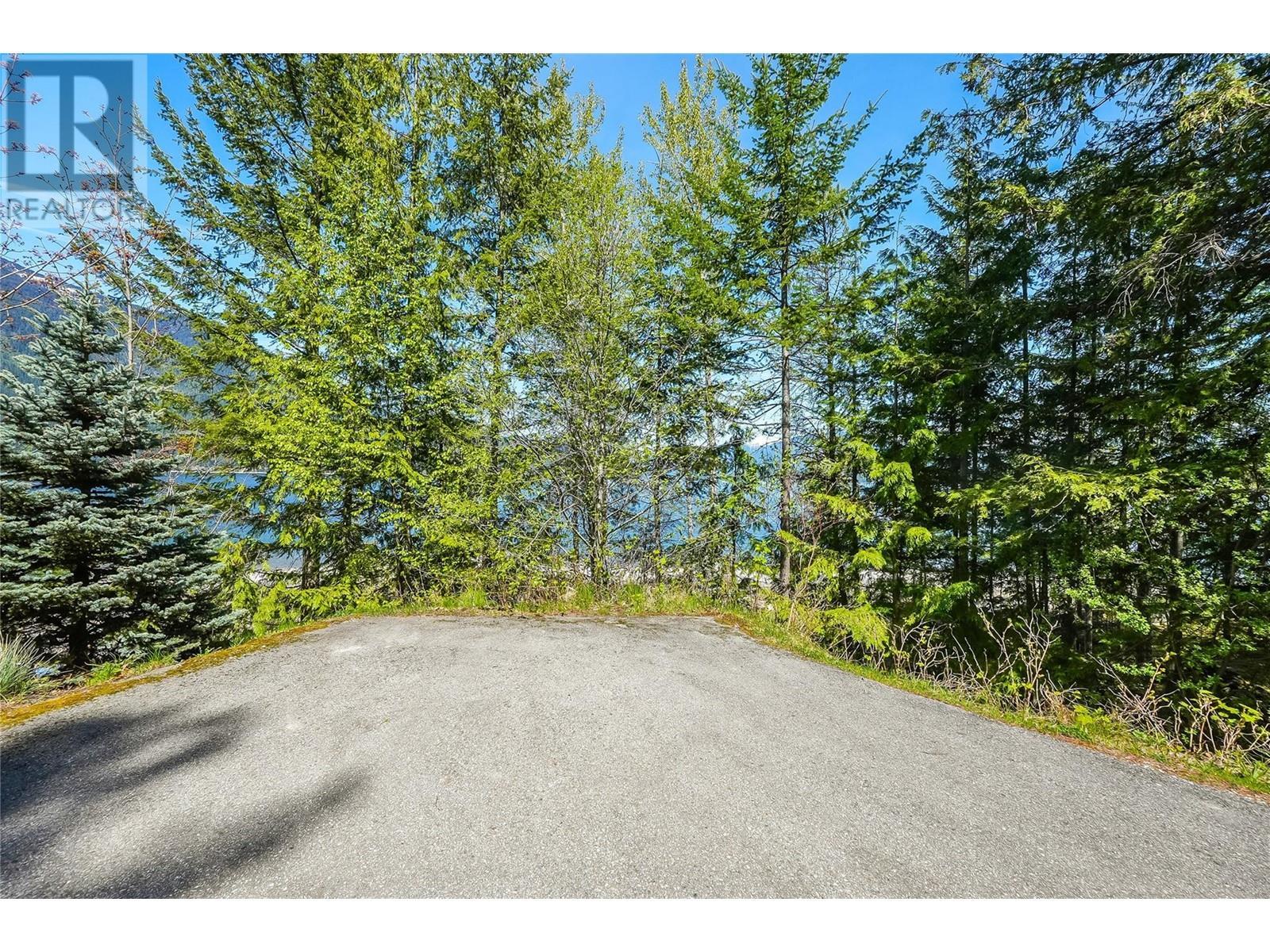 283 Kootenay Lake Road, Procter, BC
