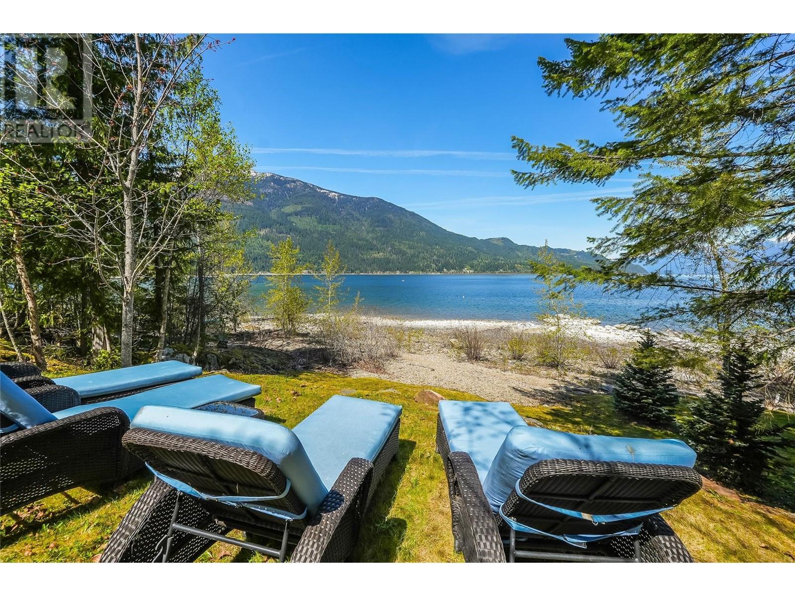 271 Kootenay Lake Road, Procter, BC