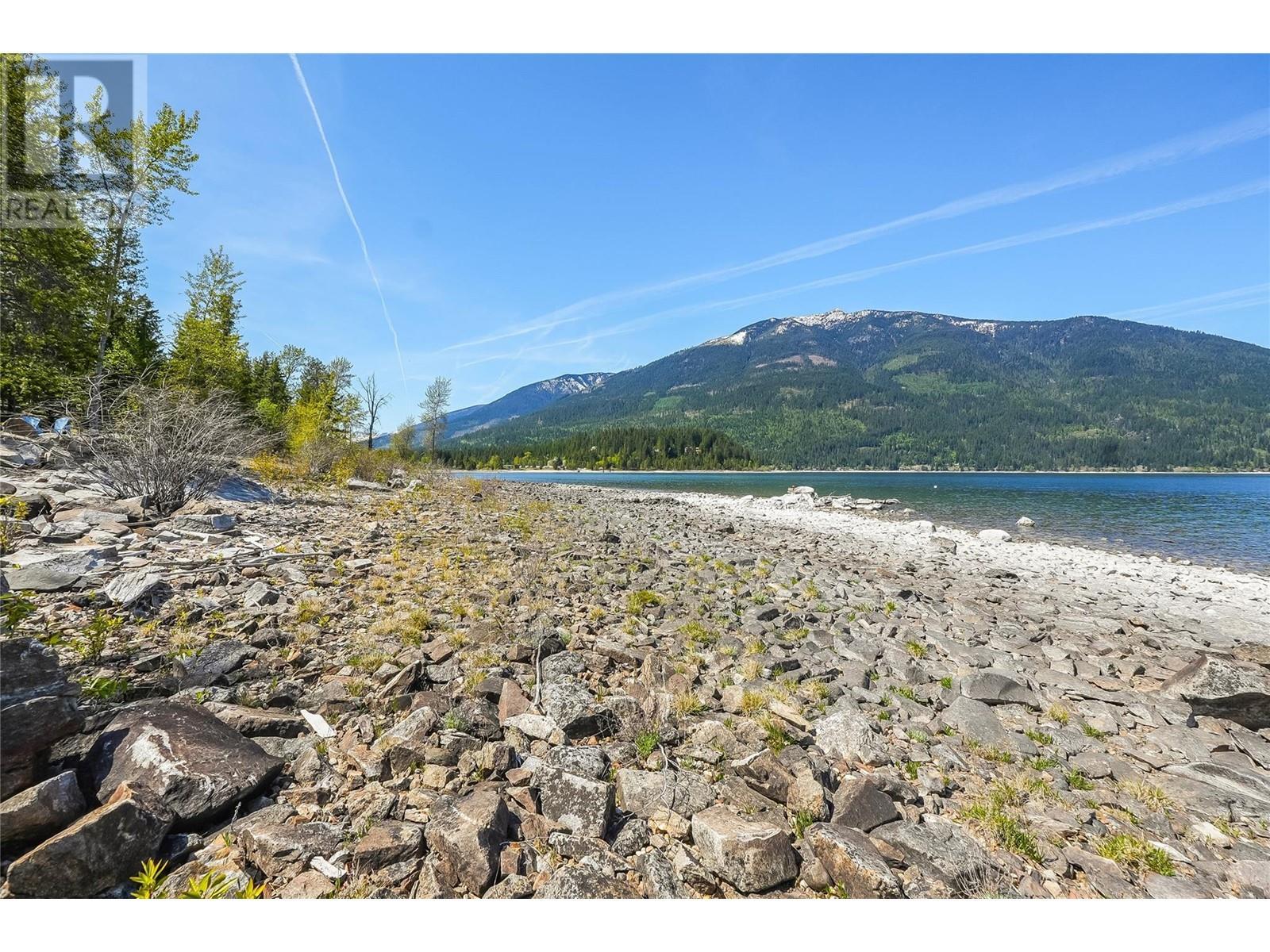 271 Kootenay Lake Road, Procter, BC