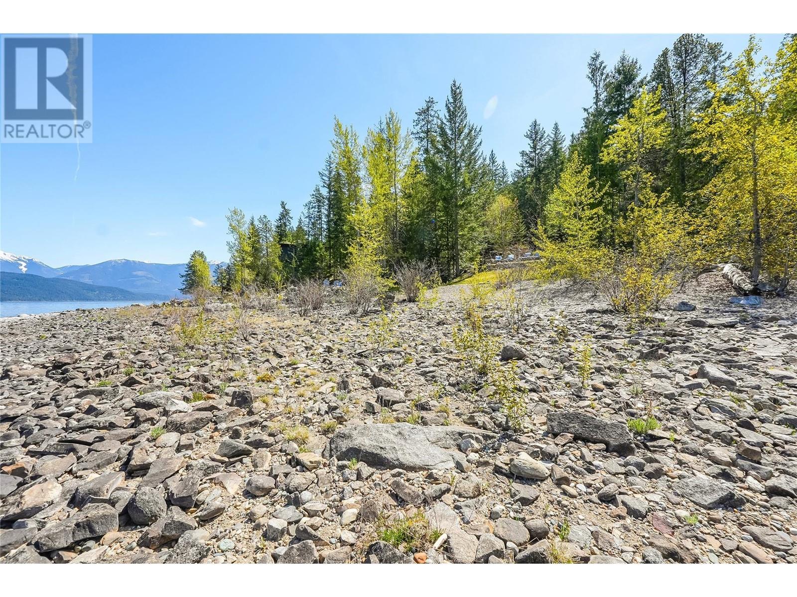 271 Kootenay Lake Road, Procter, BC