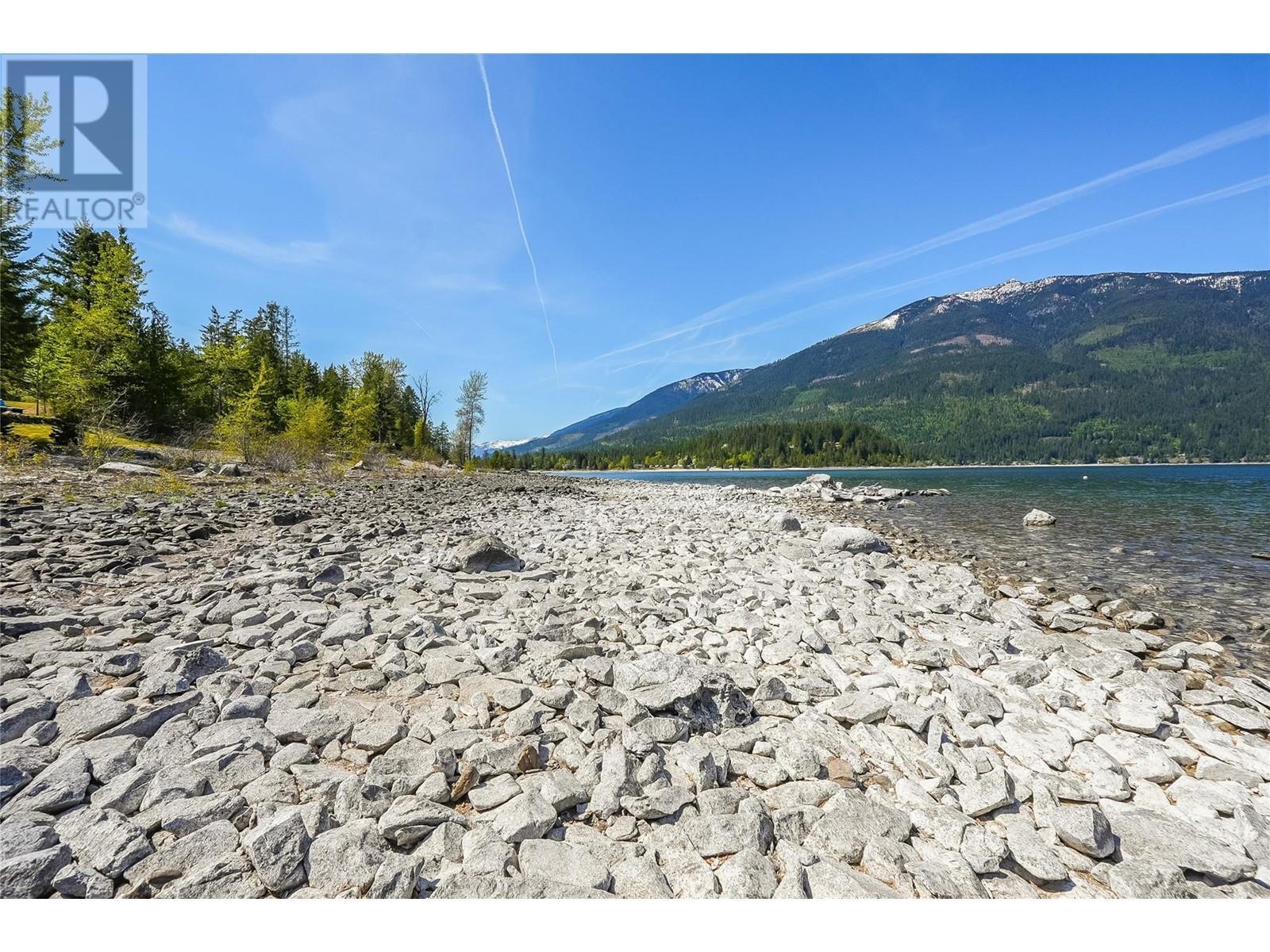 271 Kootenay Lake Road, Procter, BC