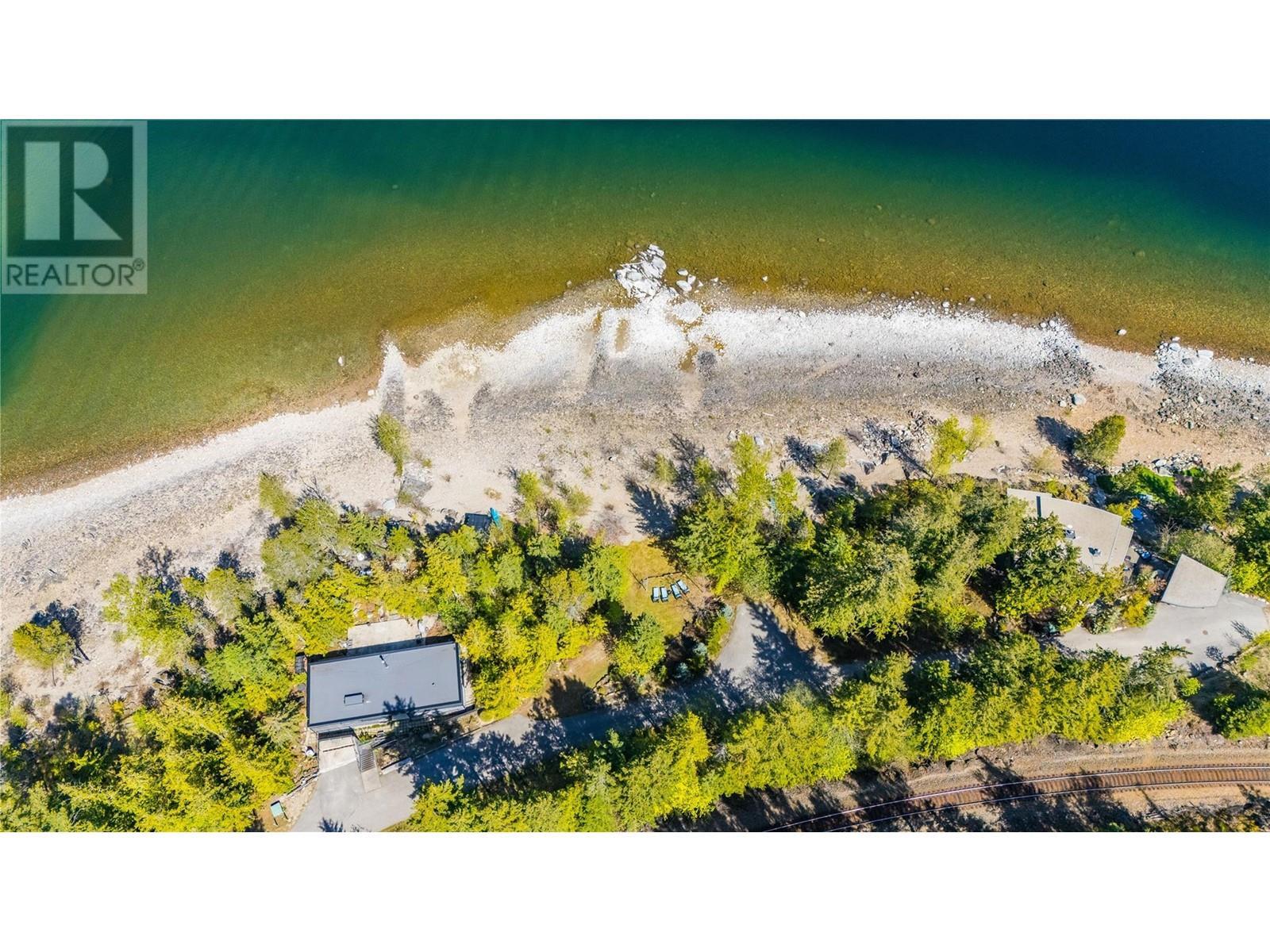 271 Kootenay Lake Road, Procter, BC