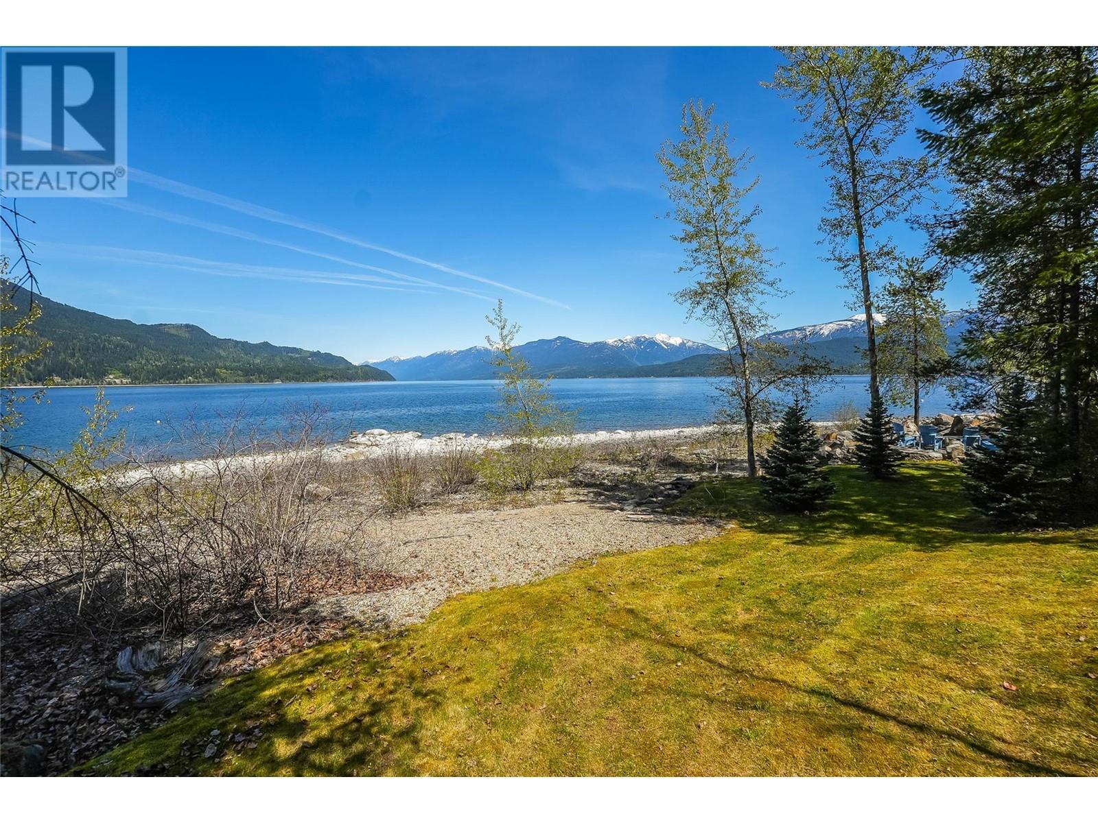 271 Kootenay Lake Road, Procter, BC