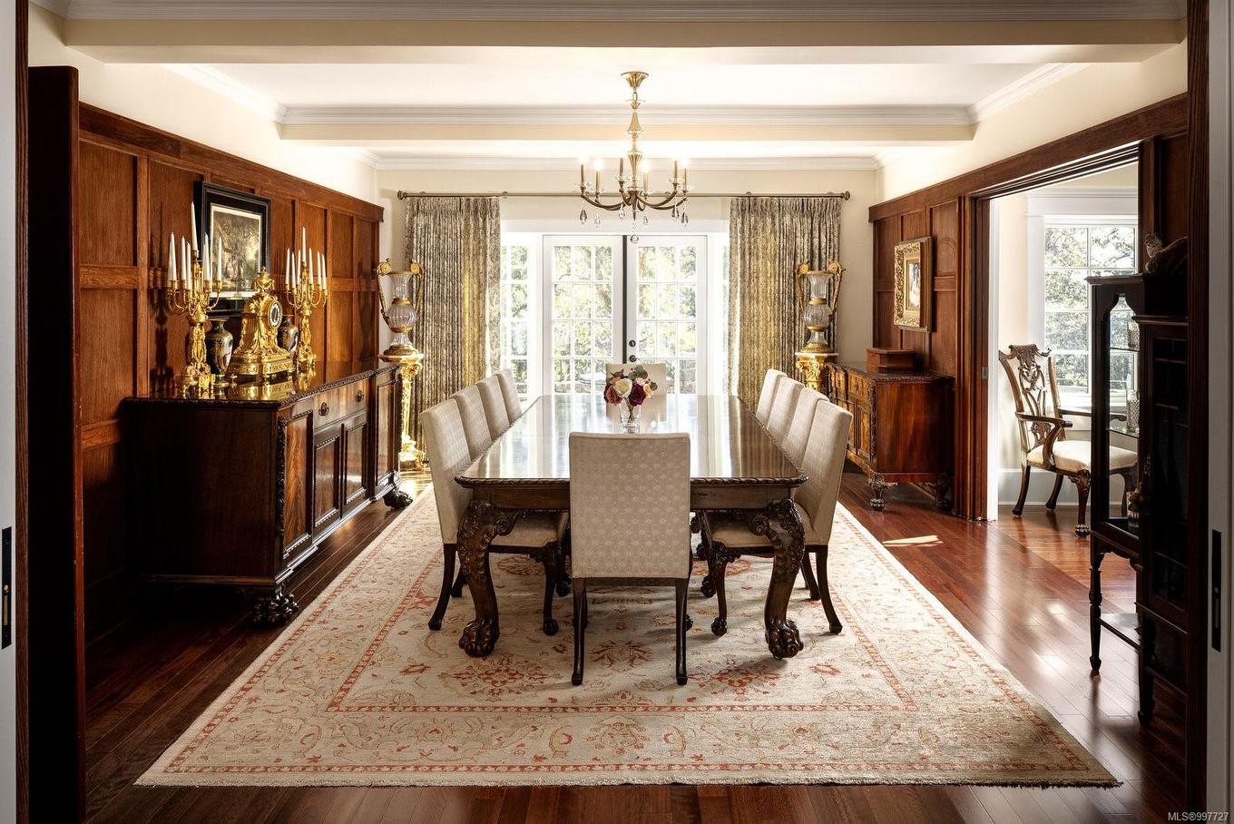 1708 Woodsend Dr, Saanich, BC