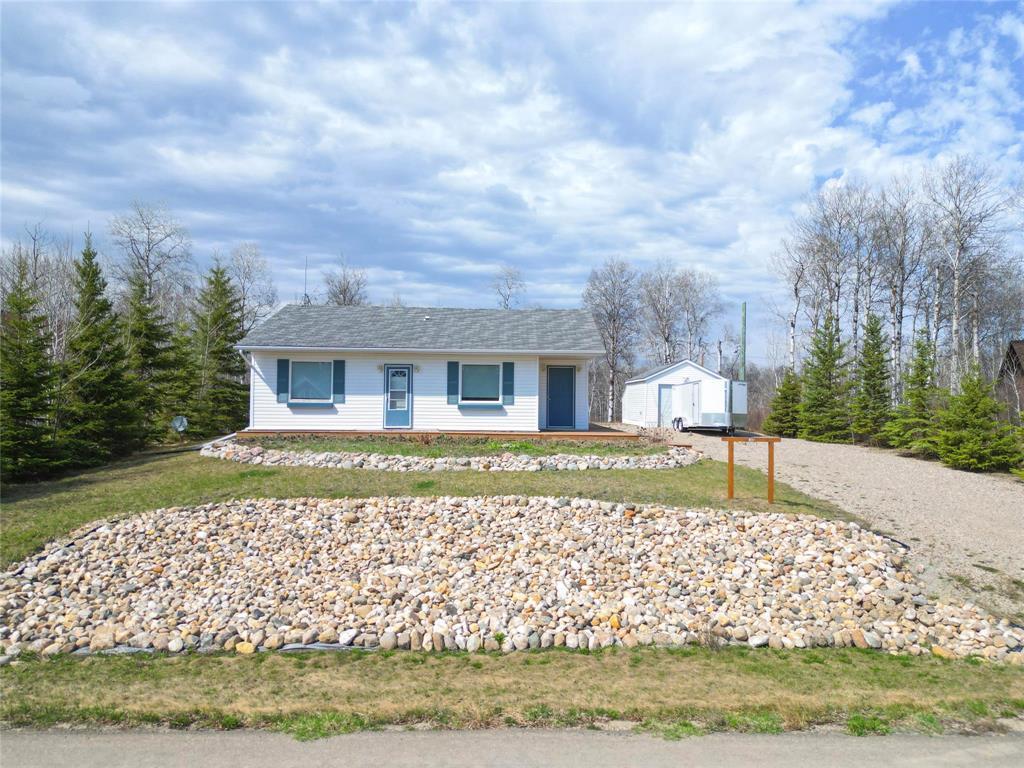 107 Crestview Drive, Onanole, MB - Outdoor