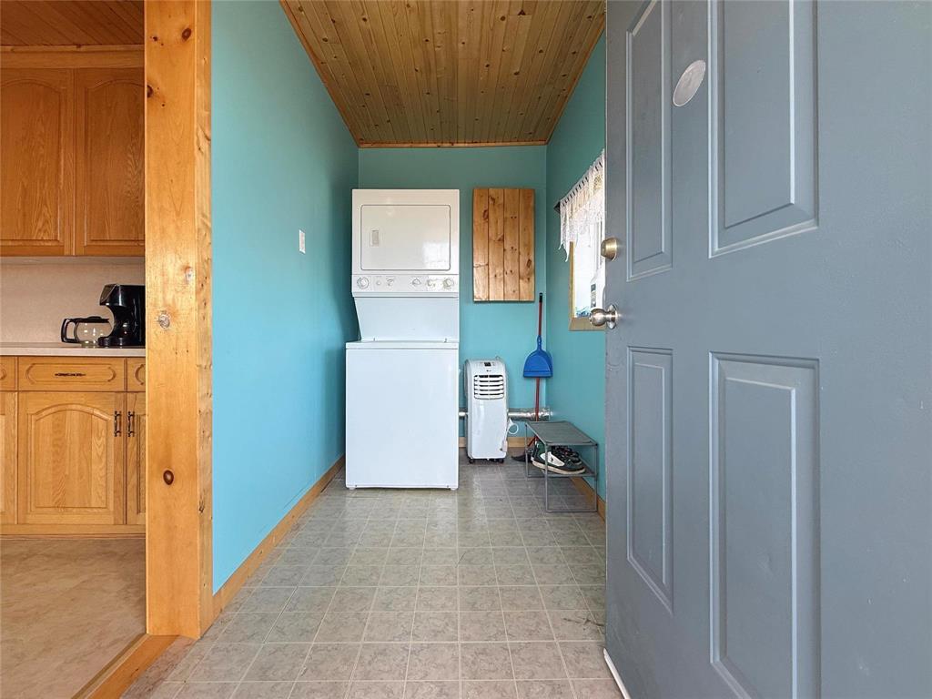 107 Crestview Drive, Onanole, MB - Indoor