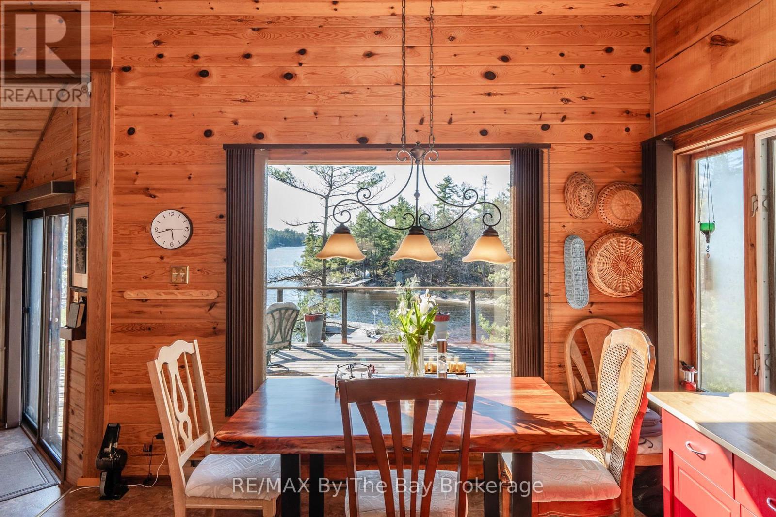 3888 Is 820/Mermaid Is, Georgian Bay (Baxter), ON - Indoor Photo Showing Dining Room