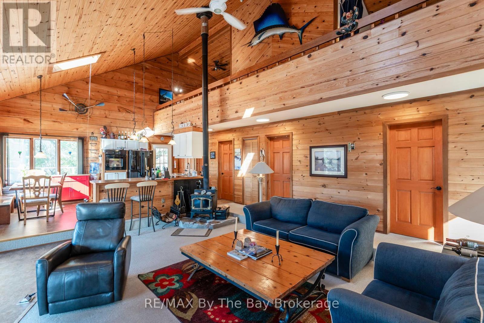 3888 Is 820/Mermaid Is, Georgian Bay (Baxter), ON - Indoor Photo Showing Living Room