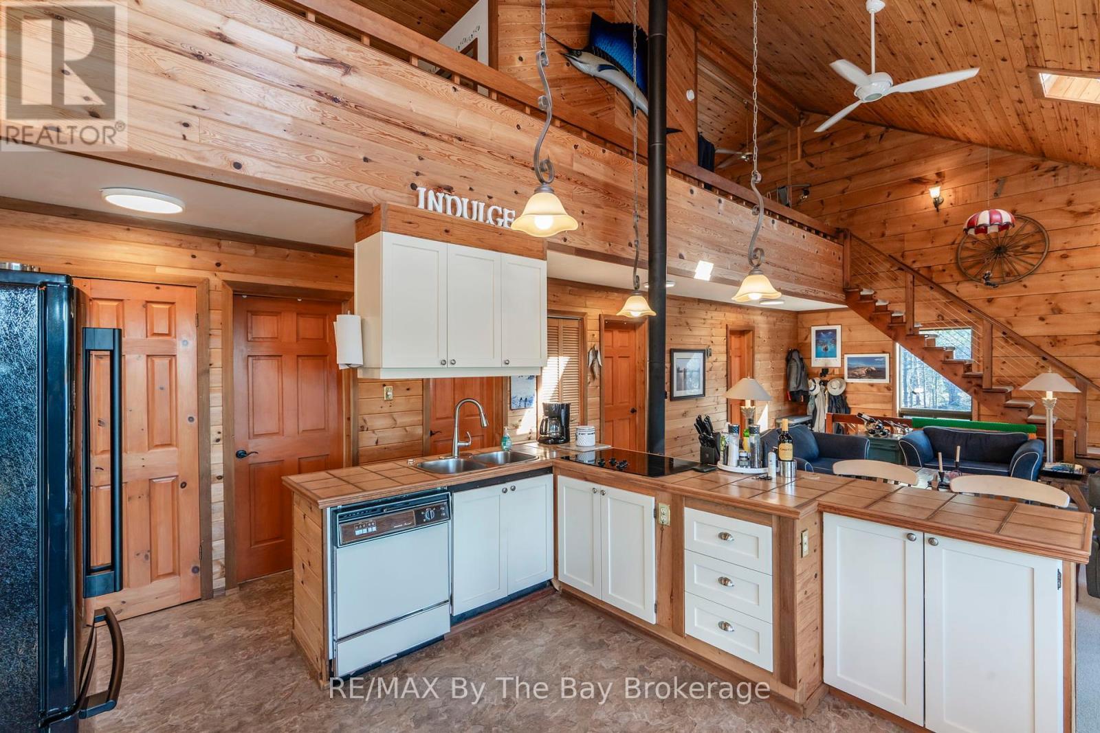 3888 Is 820/Mermaid Is, Georgian Bay (Baxter), ON - Indoor Photo Showing Kitchen With Double Sink