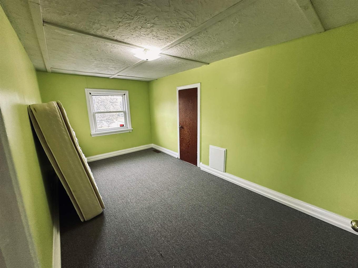 1925 W Arthur Street W West, Thunder Bay, ON - Indoor Photo Showing Other Room