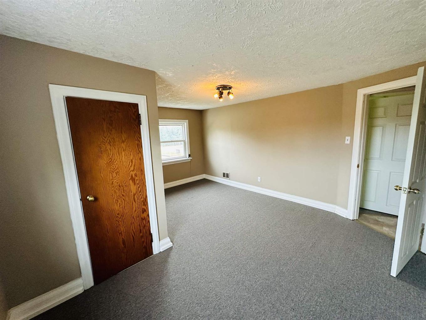 1925 W Arthur Street W West, Thunder Bay, ON - Indoor Photo Showing Other Room