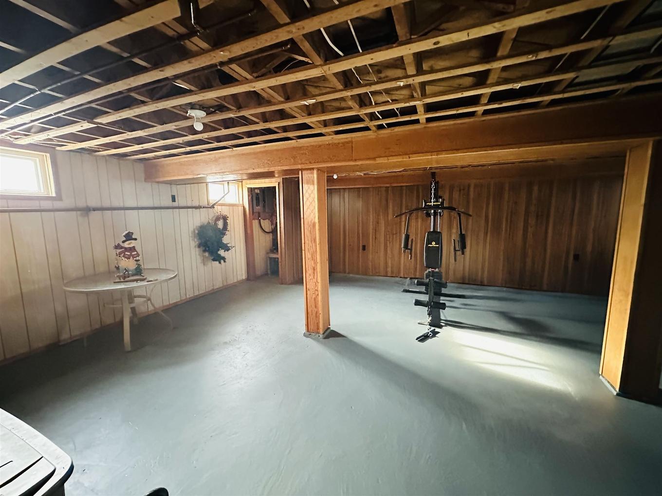 1925 W Arthur Street W West, Thunder Bay, ON - Indoor Photo Showing Basement