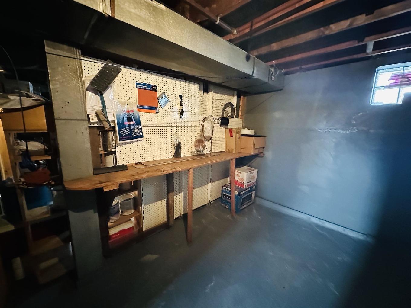 1925 W Arthur Street W West, Thunder Bay, ON - Indoor Photo Showing Basement